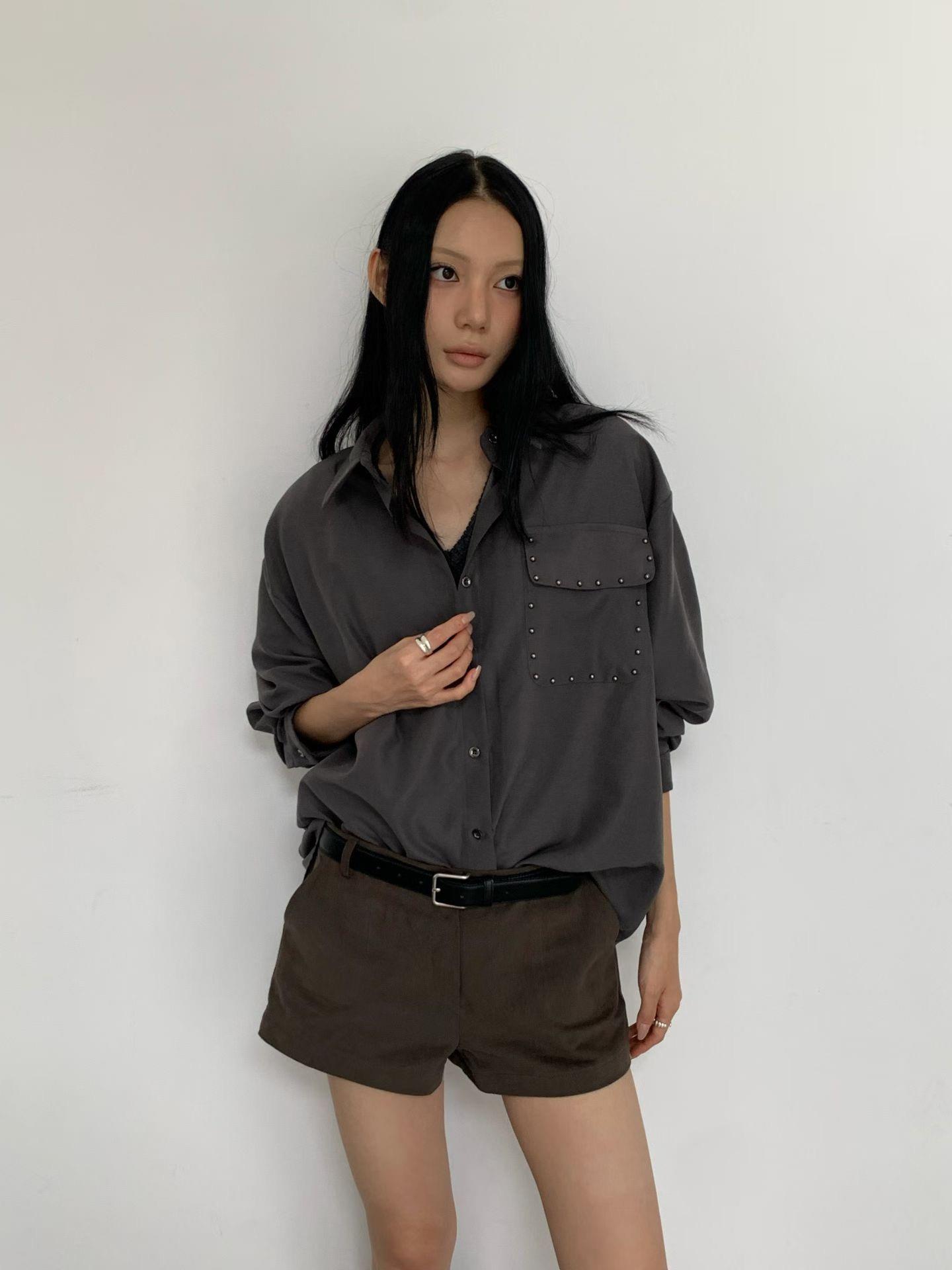 鉚釘口袋蜜桃絨襯衫
